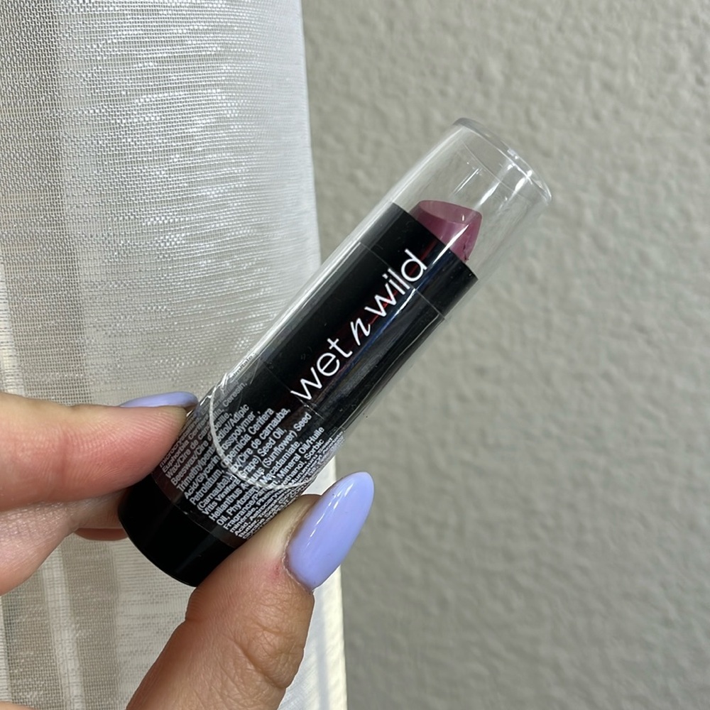 Wet n wild lipstick
